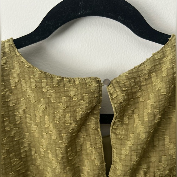 Elegant Textured Women's Blouse in Mustard - Picture 3 of 6